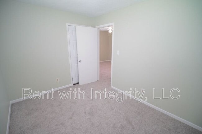 Building Photo - 2304 Hartsfield Ct