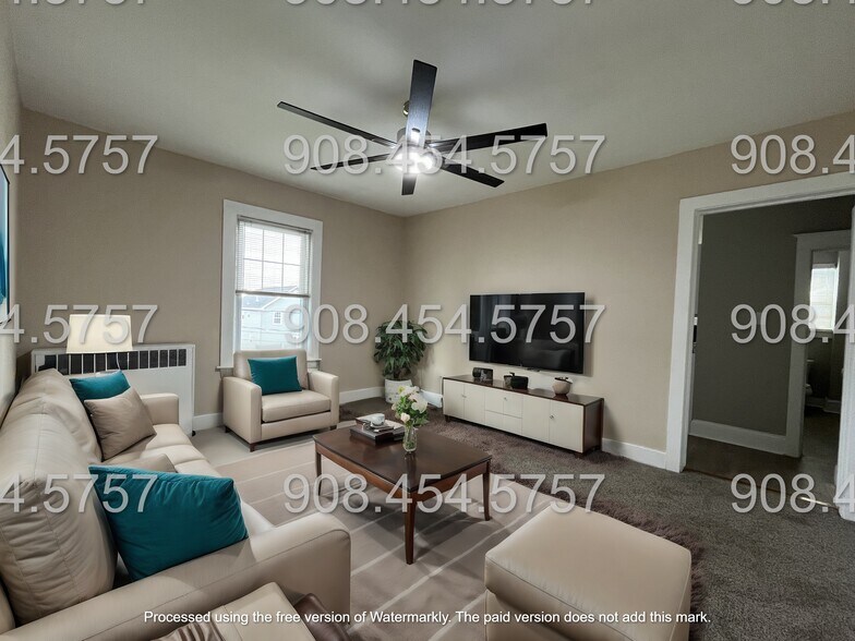 living room - 720 Sigsbee Ave