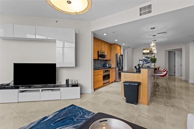 Building Photo - 331 Cleveland St