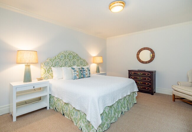 Building Photo - 286 Downs Path