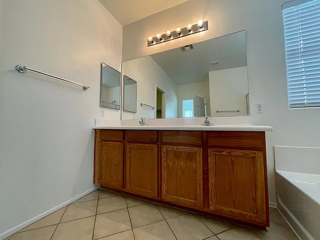 Building Photo - 15234 S Camino Del Velero