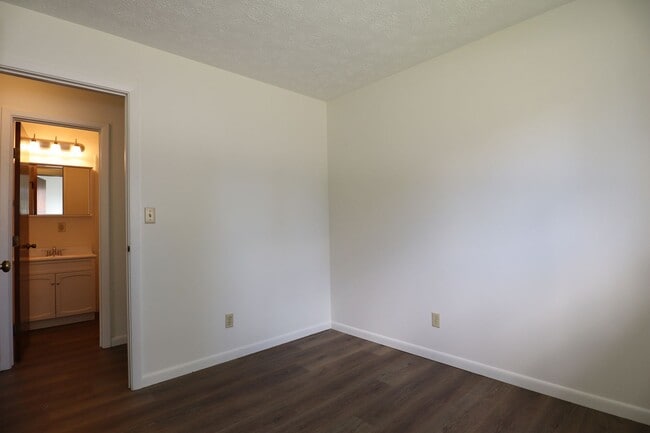Building Photo - 3 Bedroom Thorntown Rambler!