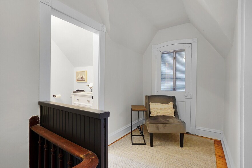 Building Photo - 1015 N 5th St