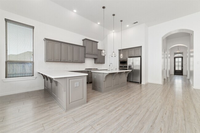 Building Photo - 7315 Camden Crestwood Way