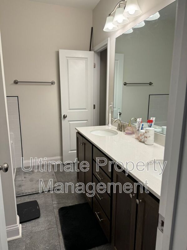 Building Photo - 1449 Lewis Landing Ave