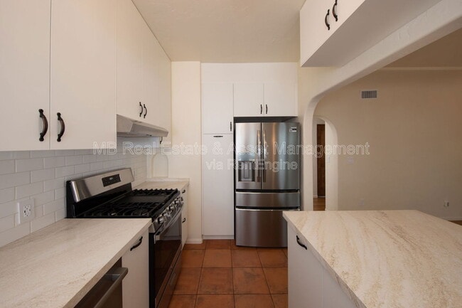 Building Photo - 1260 Ridgeley Dr