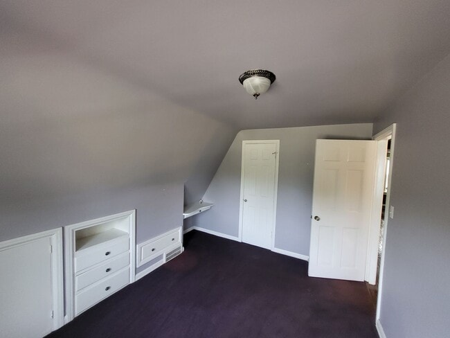 Building Photo - Secluded 4-Bedroom Carriage House with Workshop on Private Road