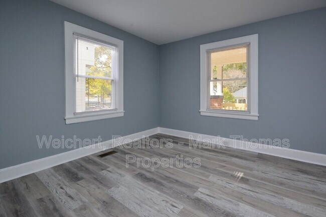 Building Photo - 216 N Guthrie Ave