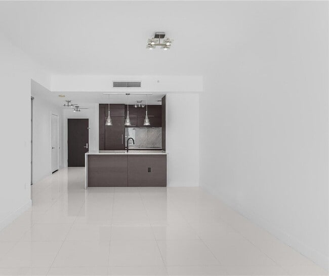 Building Photo - 900 Biscayne Blvd