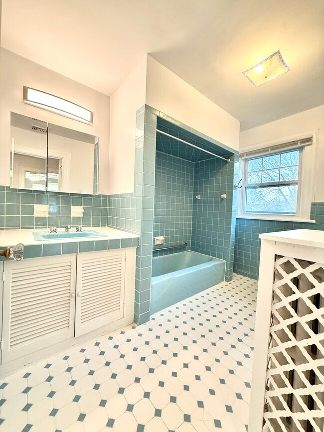 Building Photo - Timeless and Refined 3BR/2.5BA Colonial in Uptown Kingston