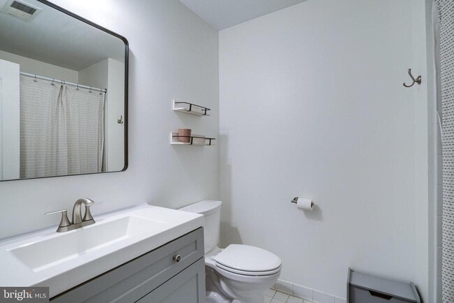 Building Photo - 955 Herons Run Ln