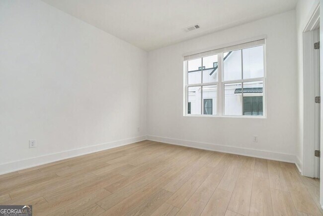 Building Photo - 1829 Gotham Ln NE