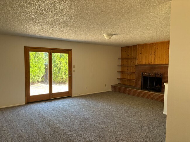 Building Photo - 2665 Scholl Dr