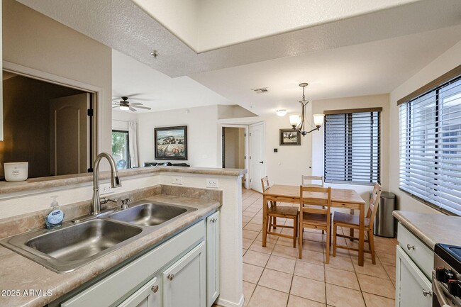 Building Photo - 10401 N Saguaro Blvd