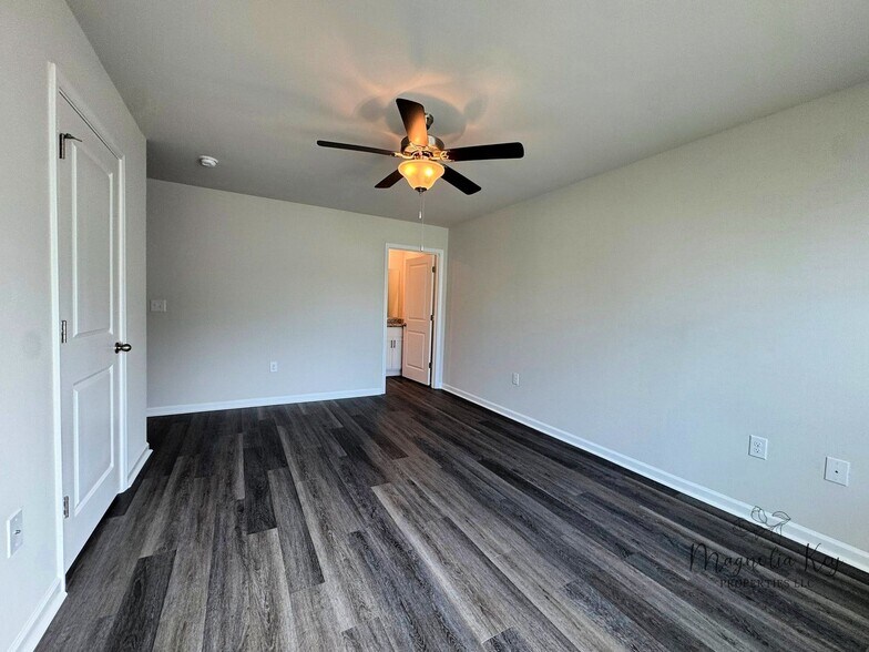 Building Photo - 555 Gemstone Blvd