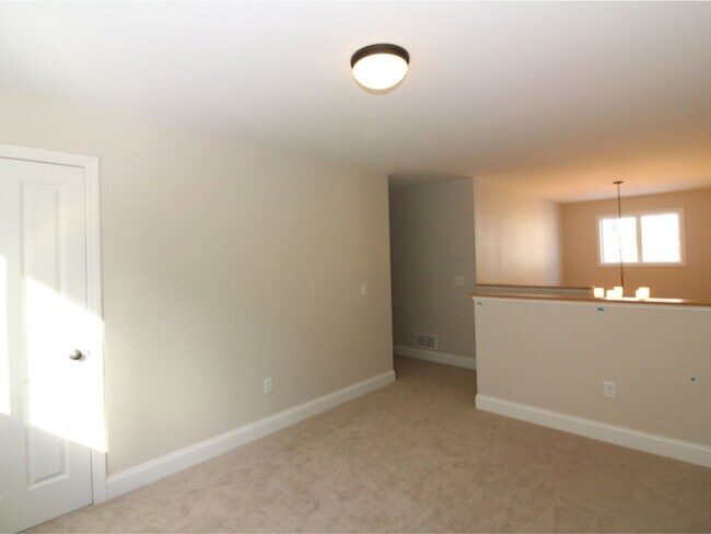 Building Photo - 4BD/3.5BA S. Burlington Townhome - Hillside at O'Brien Farm
