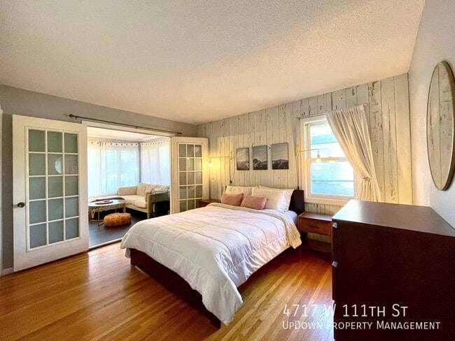 Building Photo - 4717 W 111th St