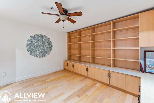 Building Photo - Fully Furnished Condo (2 Bed/2 Bath + Den) Nestled in the Coveted Newport Heights Community!