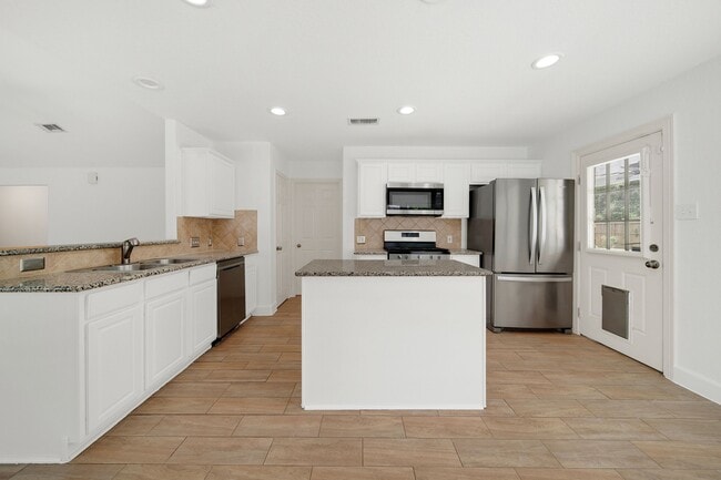 Building Photo - 135 Fairwind Trail Dr