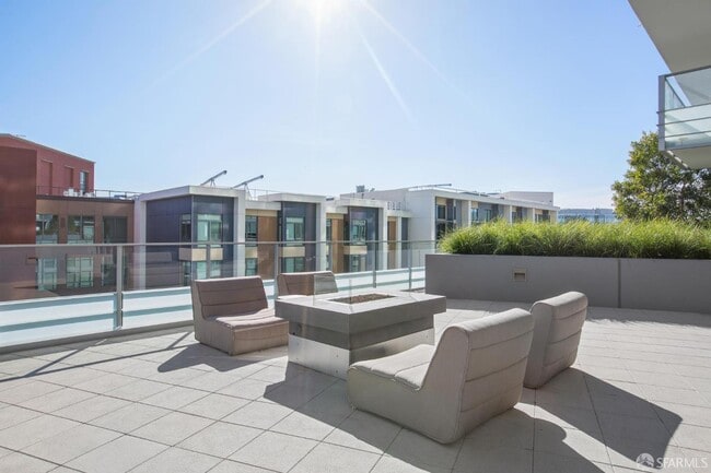 Building Photo - 708 Long Bridge St