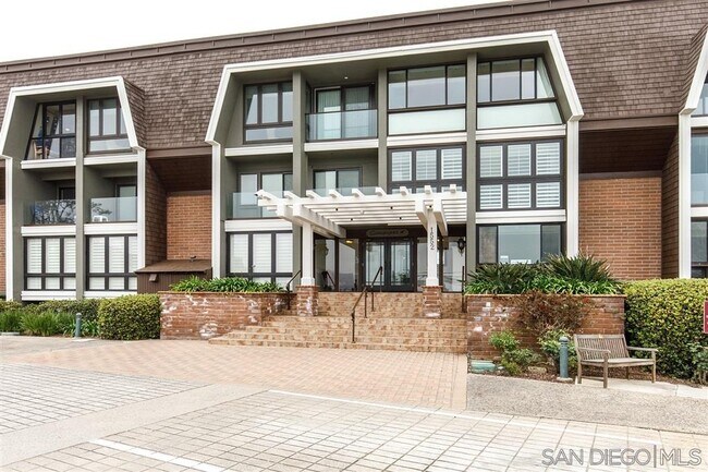 Building Photo - 1552 Camino Del Mar