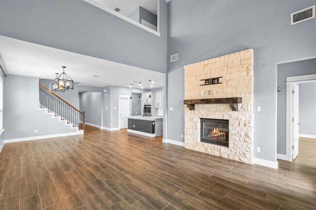 Building Photo - 525 Compania Cove