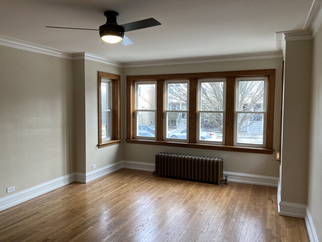 Natural light - 5632 N Meade Ave