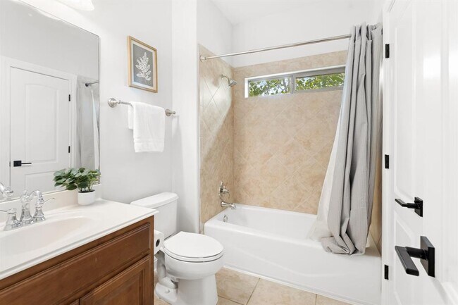 Building Photo - 13500 Coleto Creek Trail