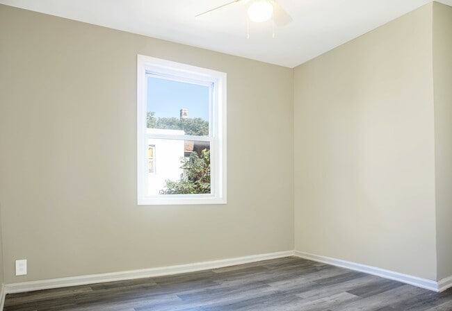 Building Photo - 2137 Mifflin St