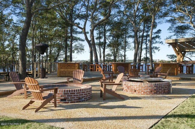 Building Photo - RIVER LIGHTS