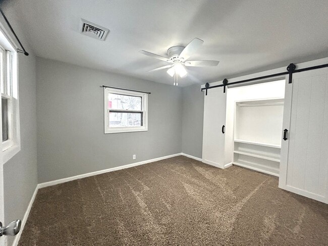 Building Photo - 2941 S 10th St