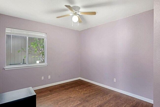Building Photo - 1001 Apple Cross Dr