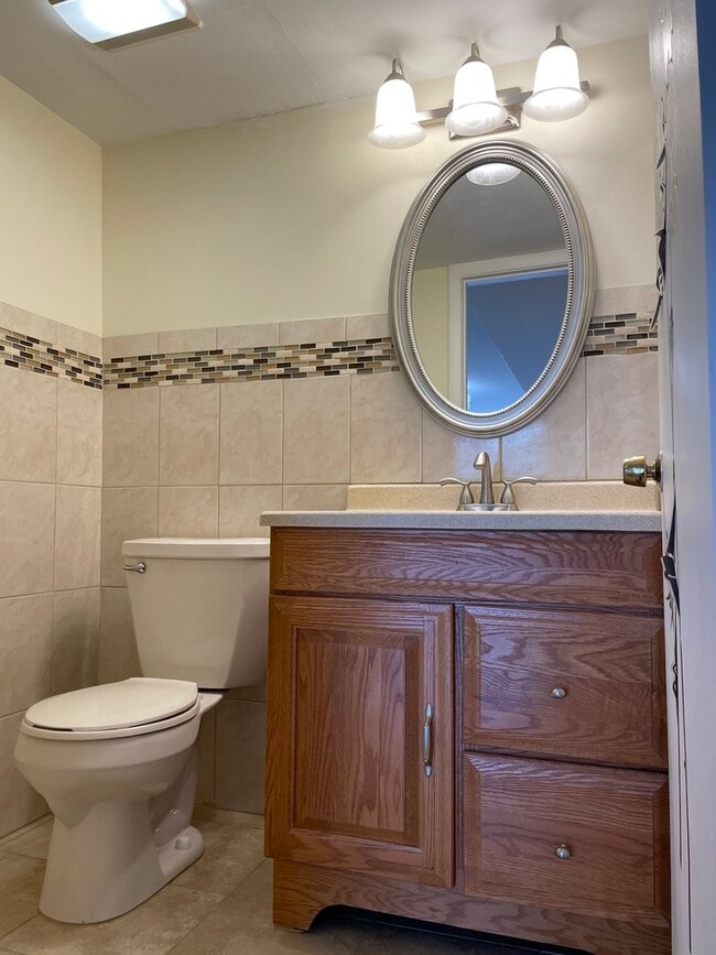 Building Photo - 9137 Barberry Ln