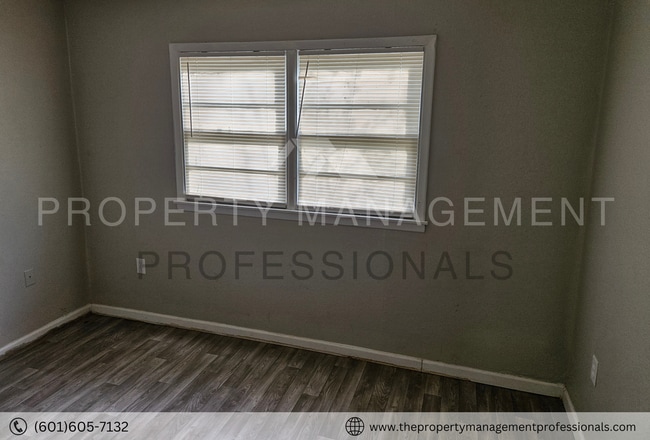 Building Photo - 1324 Marydale Dr