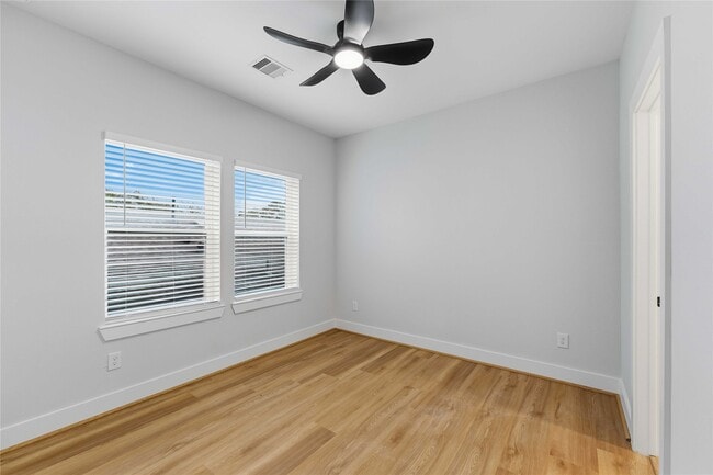 Building Photo - 5420 Elysian St