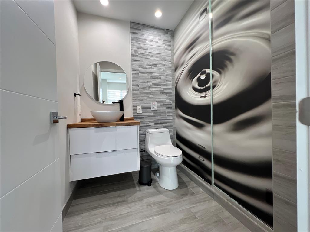 Building Photo - 1405 N 46th Ave