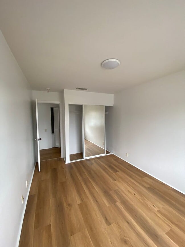 Building Photo - Updated 3 Bedroom, 2 Bath Pet Friendly Home with a Garage, Yard, and Central AC