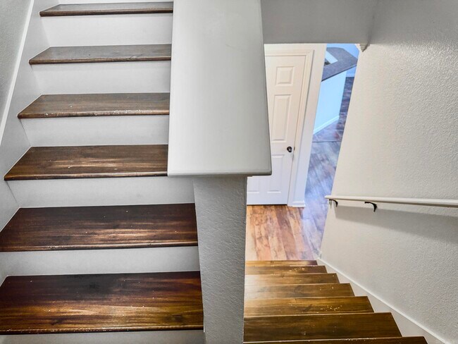 Building Photo - 36 Talladega Loop