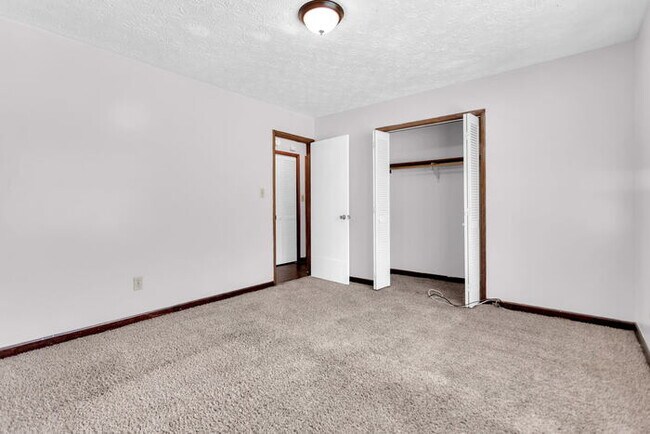 Building Photo - Upgraded Duplex with Huge Yard