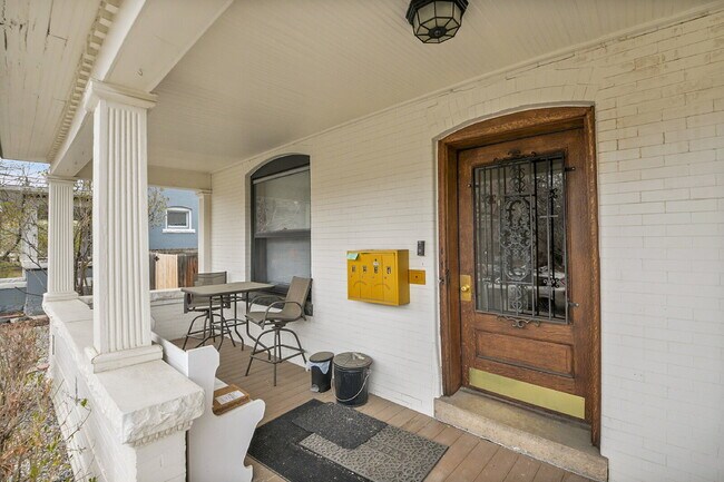 Building Photo - $1,475, 1 bed, 1 bath located in Denver