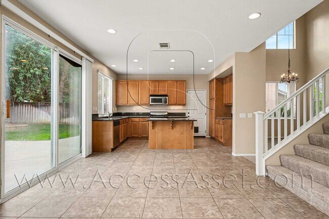 Building Photo - Inviting 4-Bed, 3-Bath Home In Sunny Winchester!