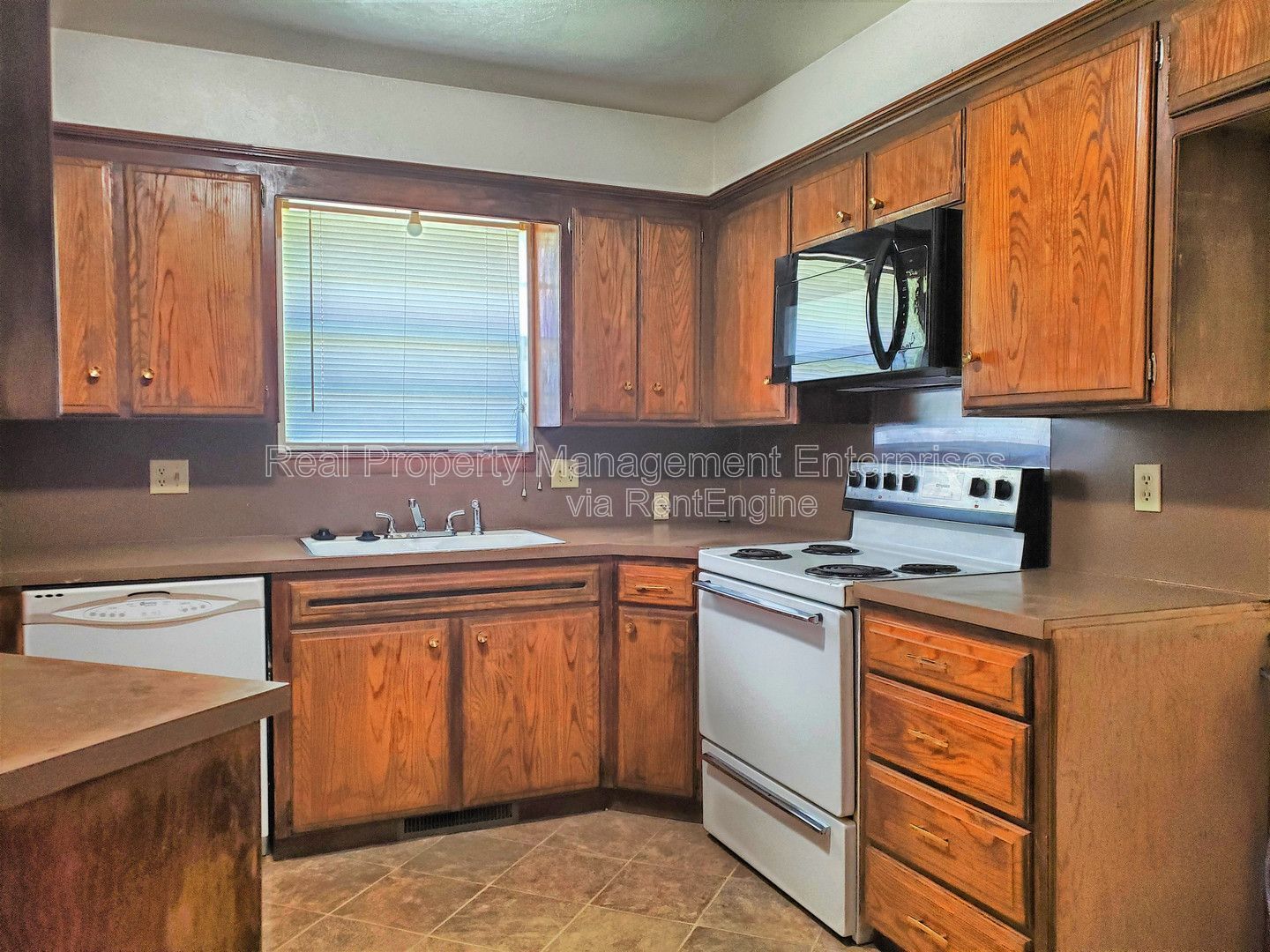 Building Photo - 301 S Ranchwood Manor Dr