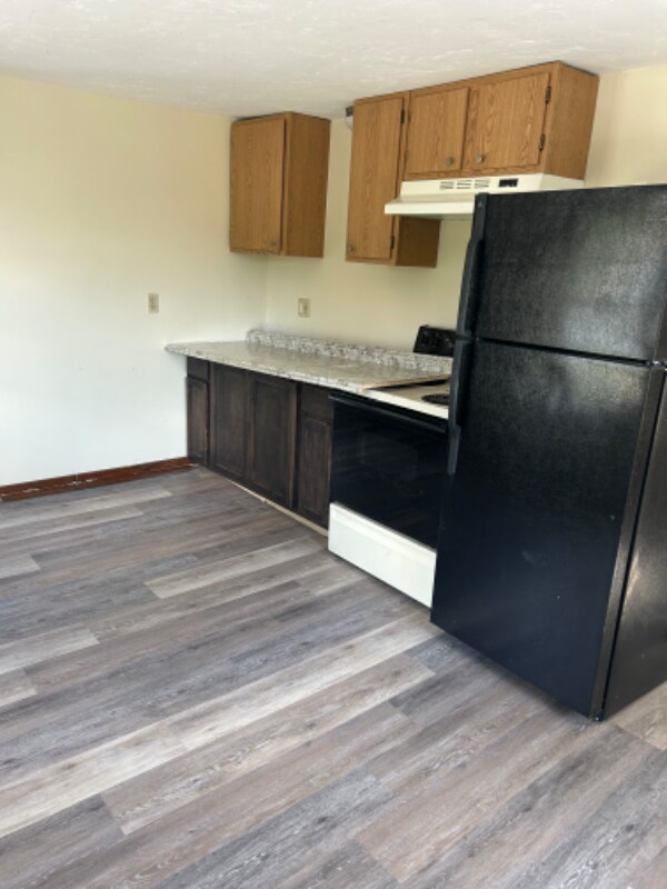Building Photo - 5 C Grove St