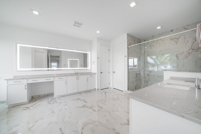 Building Photo - 8561 Crystal Downs Ave