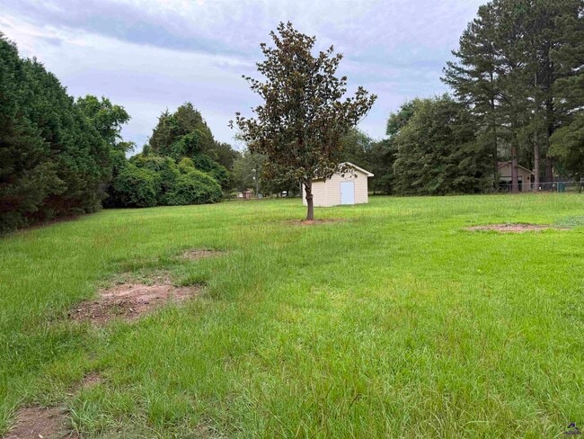 Building Photo - 118 S Springs Dr