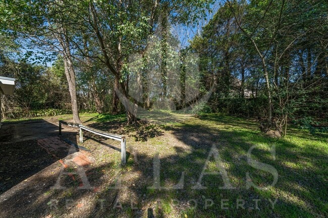 Building Photo - Spacious 3BR/2BA – 1,480 Sq Ft of Comforta...