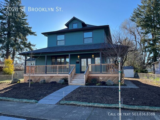 Primary Photo - Stunning Newly Renovated 4-Bedroom Home fo...