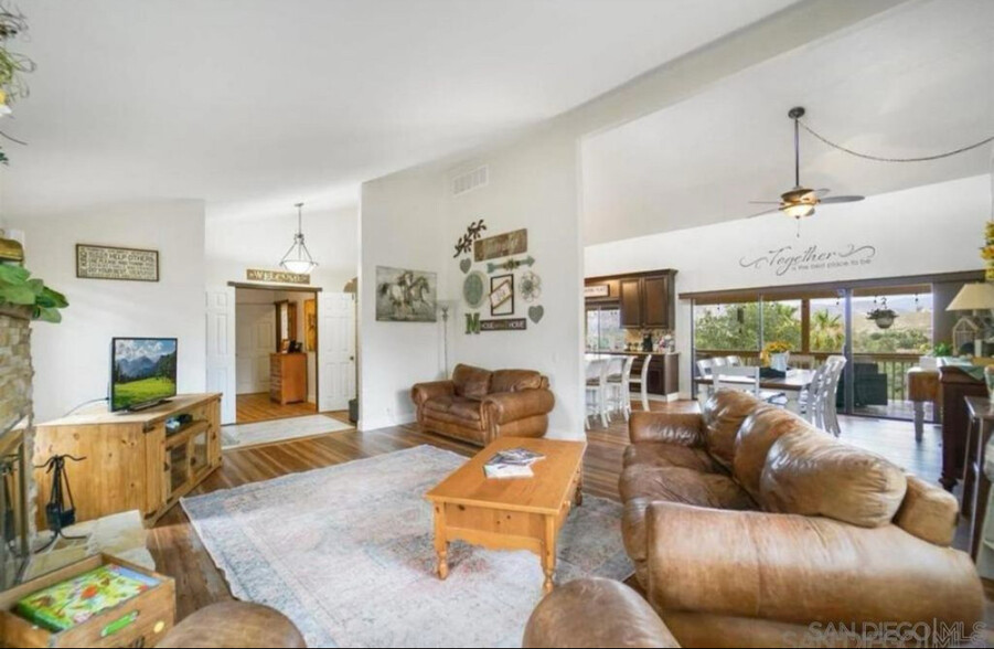 Liviing Rm - 15408 Vista Vicente Dr