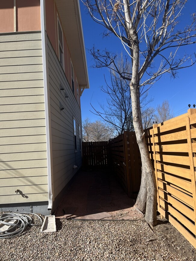 Building Photo - 708 Lowell Blvd