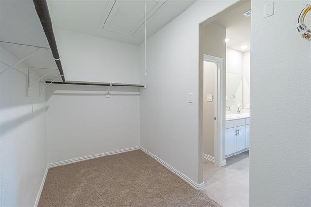 Building Photo - 2210 Gustavus Dr